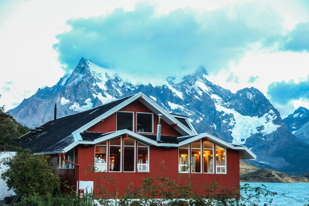 Hosteria Pehoe Torres del Paine National Park Exterior photo